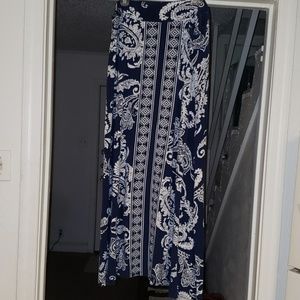 Dress barn navy and white skirt